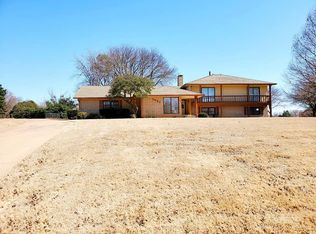 1401 Meadowbrook Dr, Ponca City, OK 74604