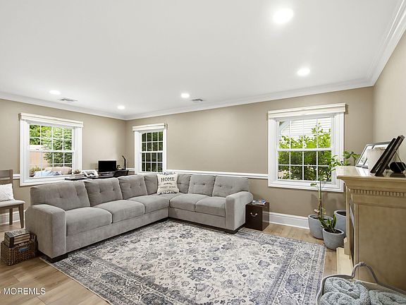 4th image of 14 Juniper Place
