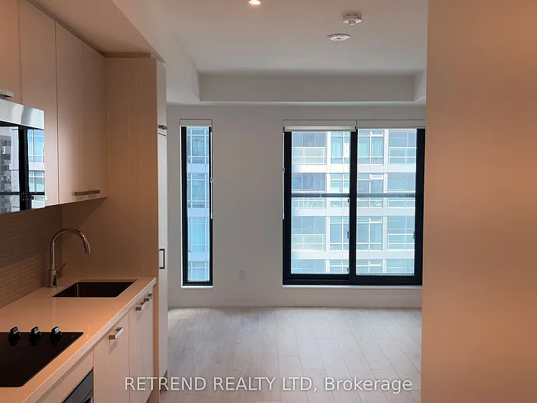 20 Soudan Ave #1110 — Photo 3