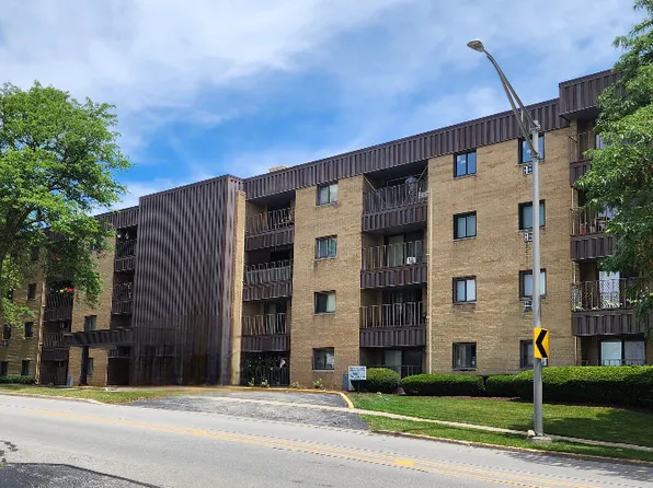 1133 S Finley Rd APT 404, Lombard, IL 60148