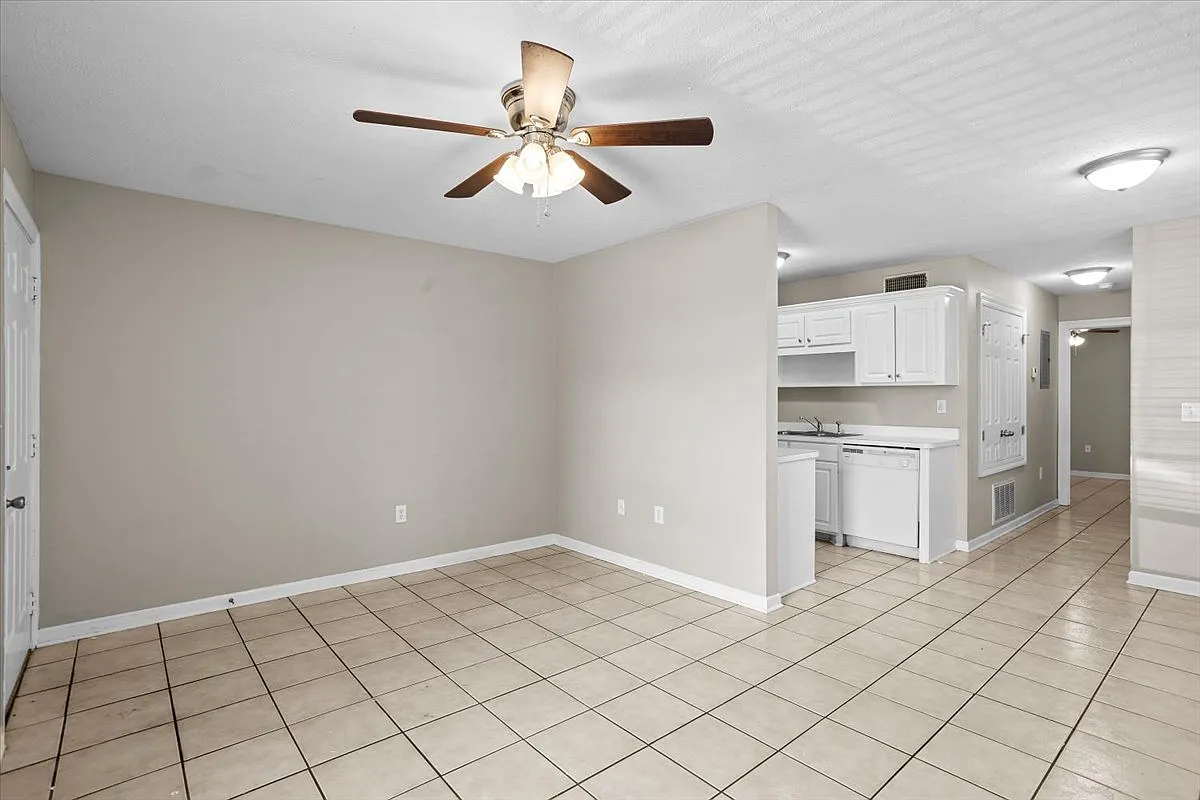 1 bed, 779 sqft, $800 — Photo 4