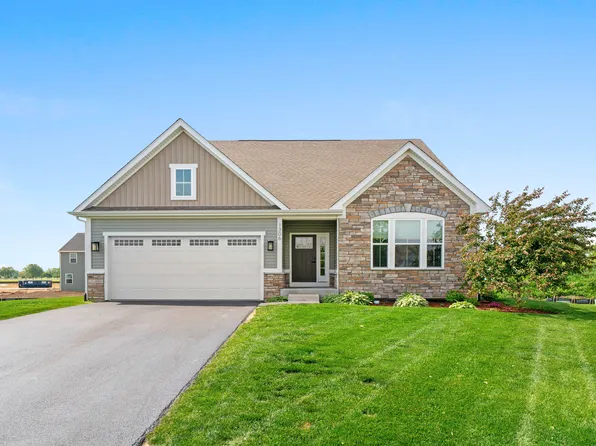 1306 S Wind Dr, Sandwich, IL 60548
