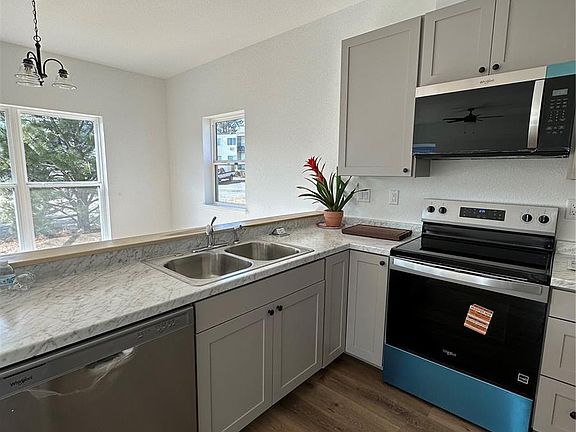 5th image of 1760 Raven Avenue