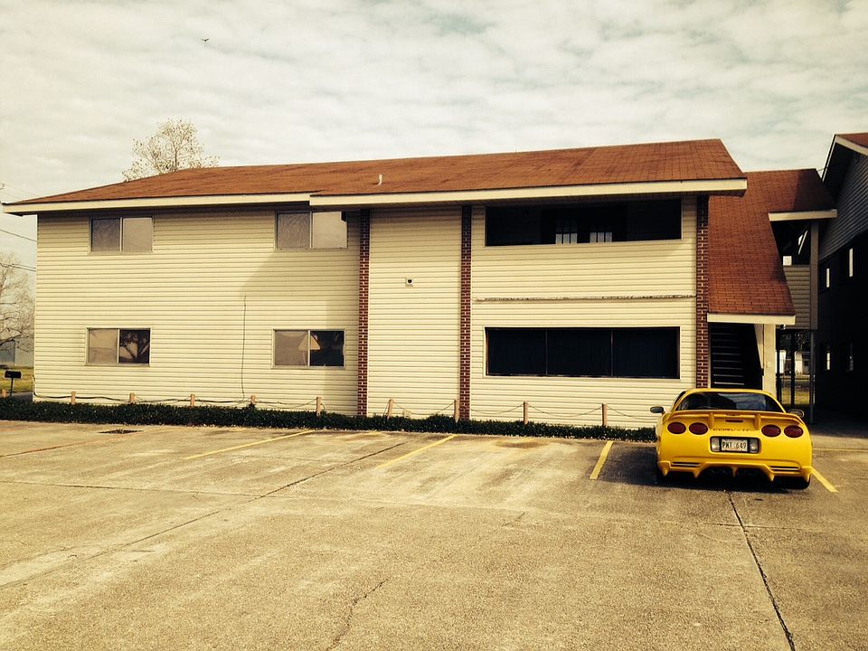 Cedar Apartments