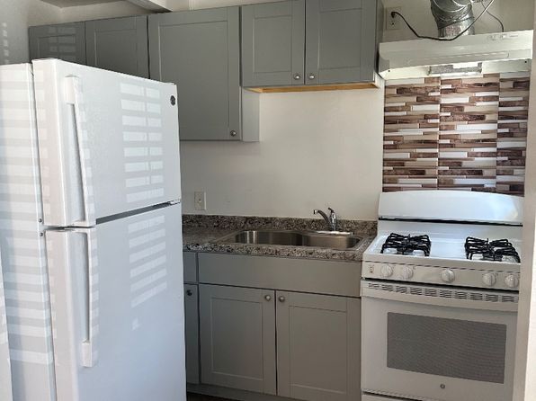 590 Denslowe Dr APT B