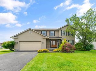 5103 Clearfield Dr, Mineral Ridge, OH 44440