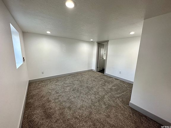 4th image of 346 E Redondo Ave