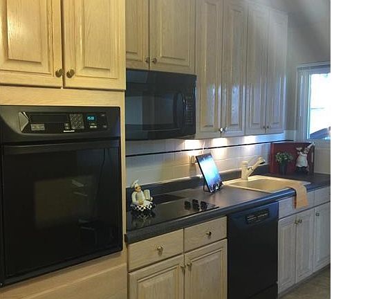 3rd image of 1040 Calumet Ln