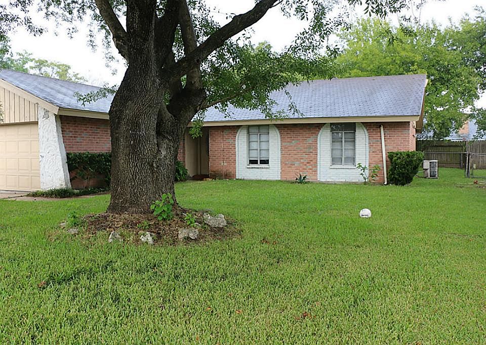 1st image of 211 La Fonda Dr