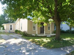 427 E Madison St, Washington, IA 52353