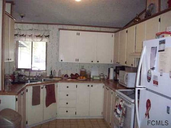 2nd image of 2228 Bayberry St