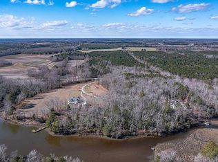 5 Minglewood Ln, Kilmarnock, VA 22482