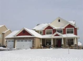 13474 Superior Dr, Rogers, MN 55374
