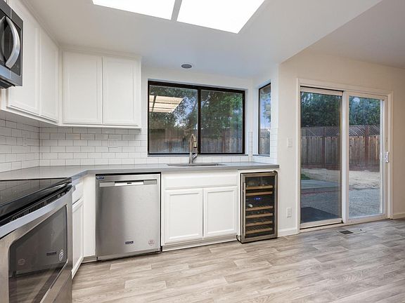 2nd image of 732 Vasquez Court