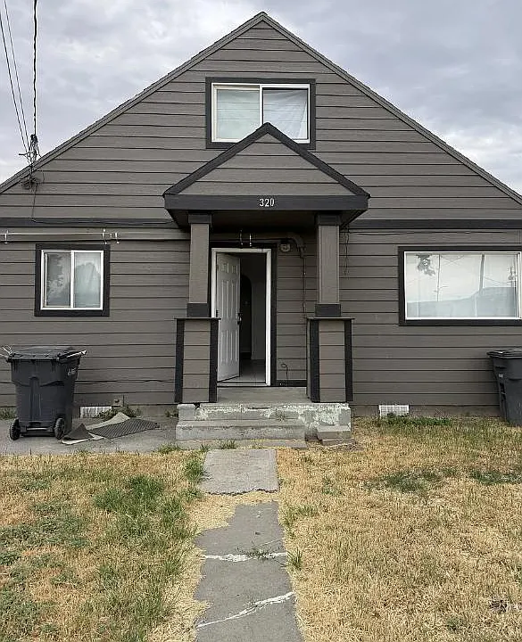 320 N 9th St