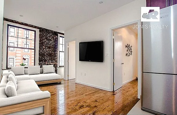 Rented by Jonis Realty | media 1