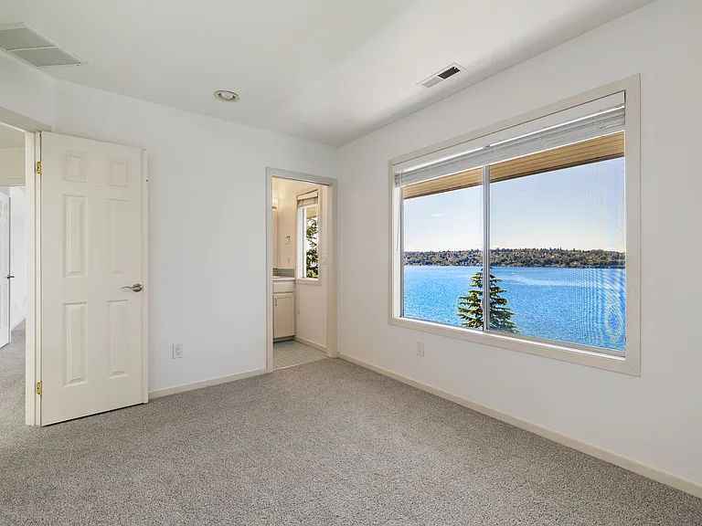 7705 W Mercer Way — Photo 18