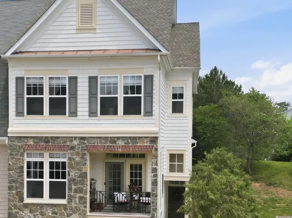 42990 Mill Race Ter, Leesburg, VA 20176