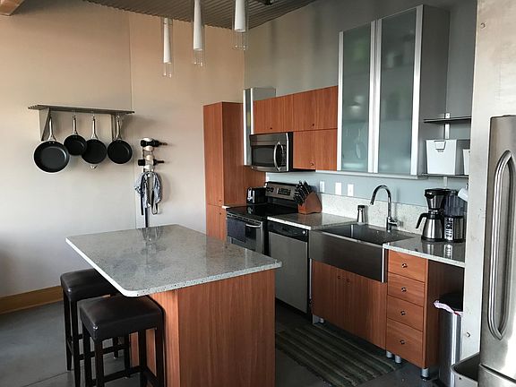 4th image of 2207 Washington Ave Unit 408
