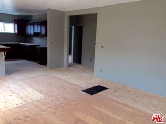 5th image of 1828 W 69th St