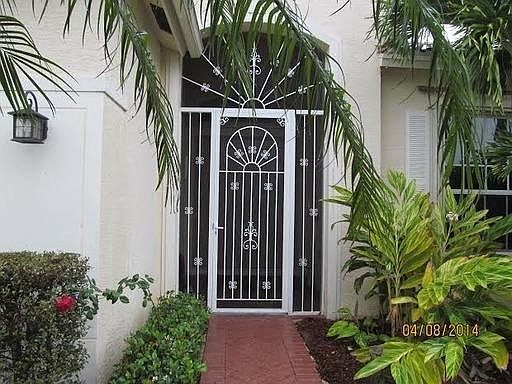 2nd image of 627 SW Long Key Ct