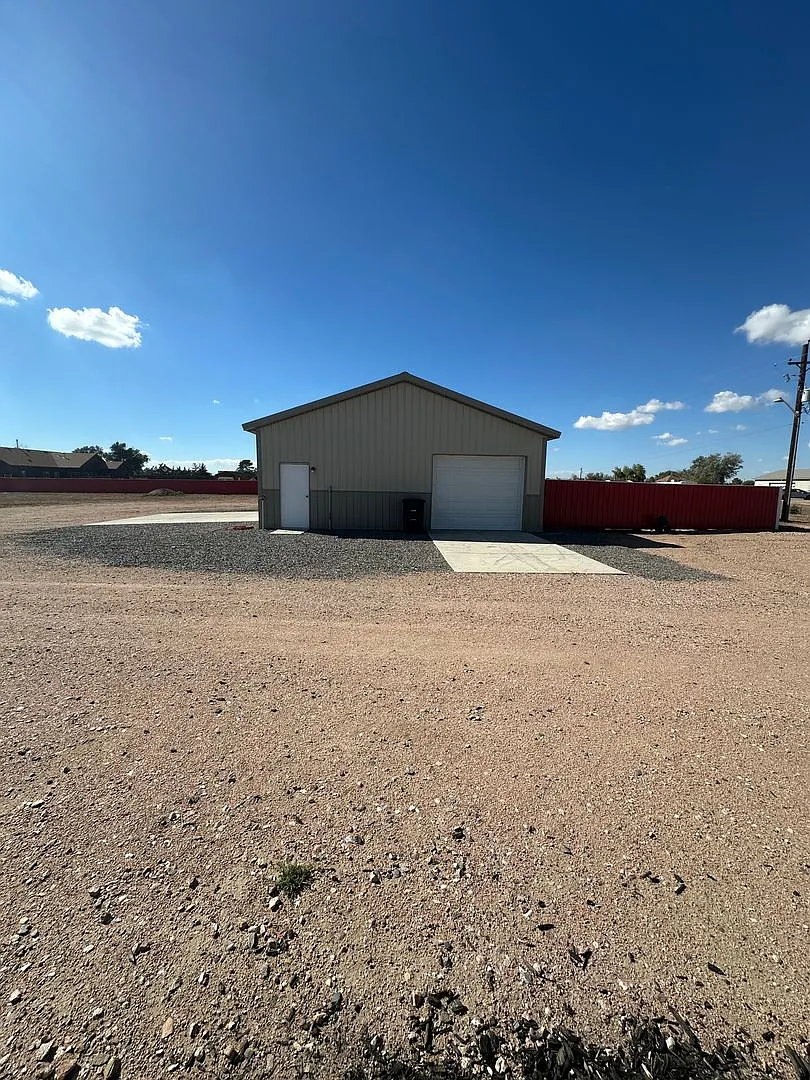 House and shop on 5 acres! — Photo 4