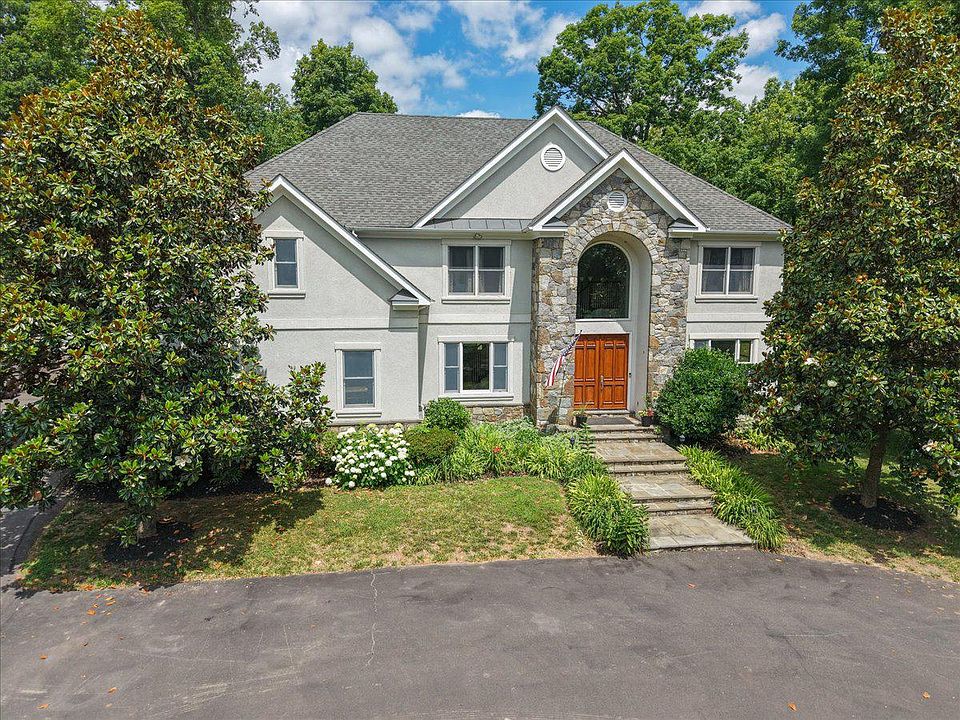 1st image of 5202 Chase Ln