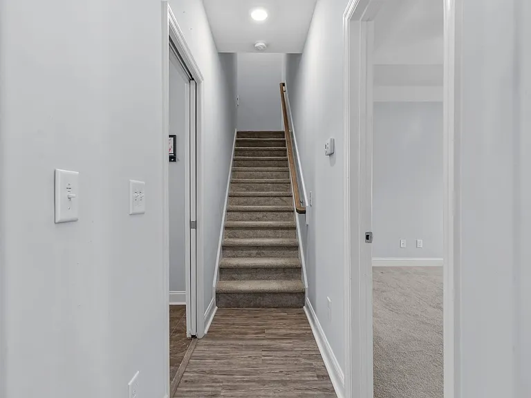 122 Pembury Way — Photo 32