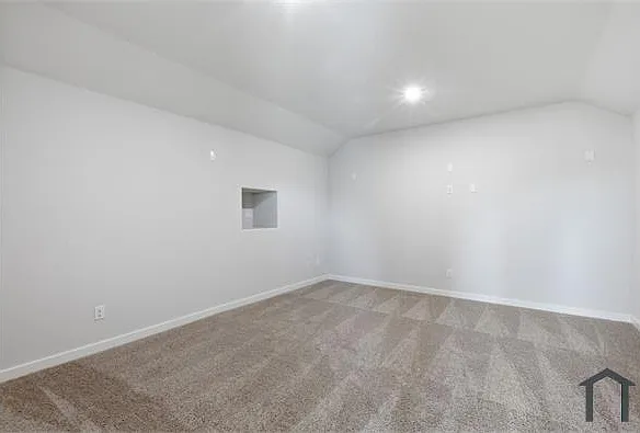 637 Sierra Rdg — Photo 12