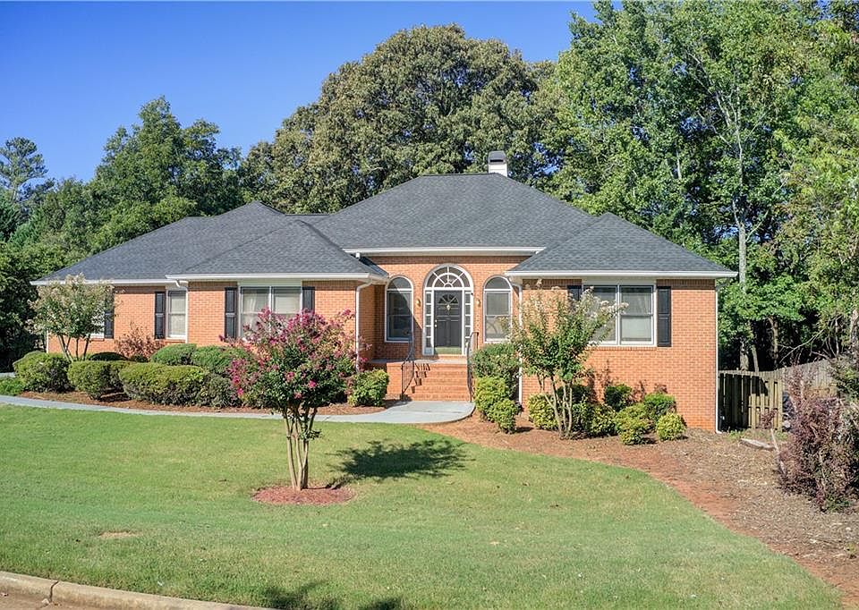 1st image of 3432 Estels Ln SE