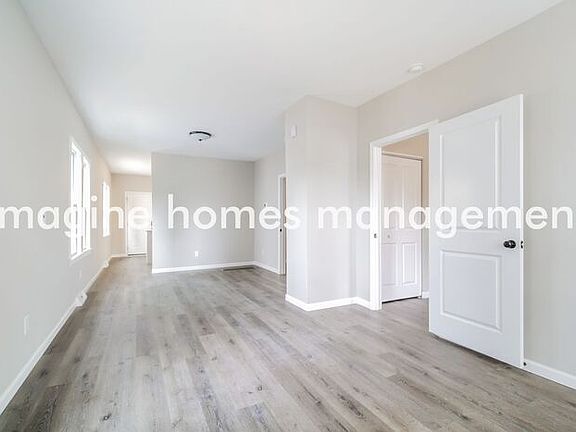 4th image of 2455 Thurman Ave Unit 1