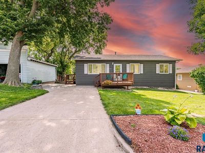 205 E 5th St, Dell Rapids, SD, 57022