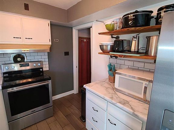 5th image of 14 Bermuda Ln