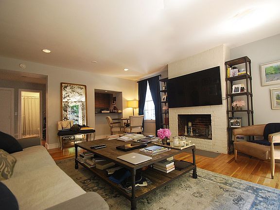 2nd image of 26 E 11th St