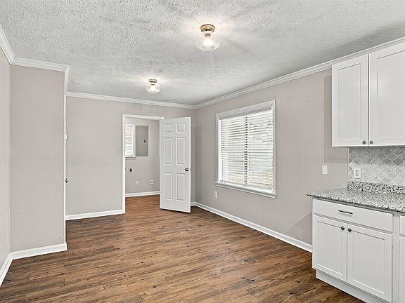4th image of 4209 College Heights St
