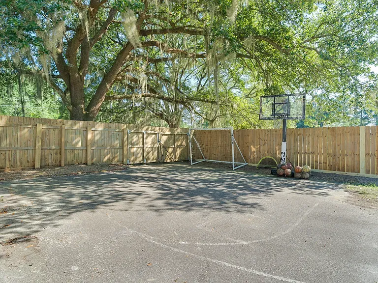 307 Doe Run Cir — Photo 95