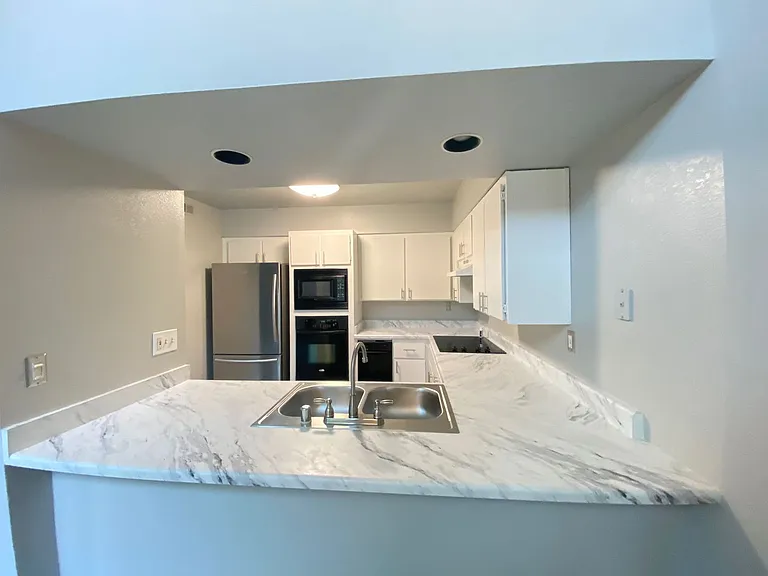 4 Montsalas Dr — Photo 7