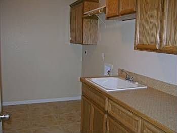 2nd image of 515 Gaylon St
