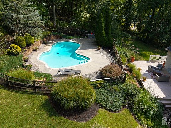 5th image of 314 Sweetmans Ln