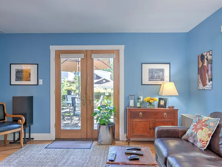 122 Central Park Ave — Photo 12