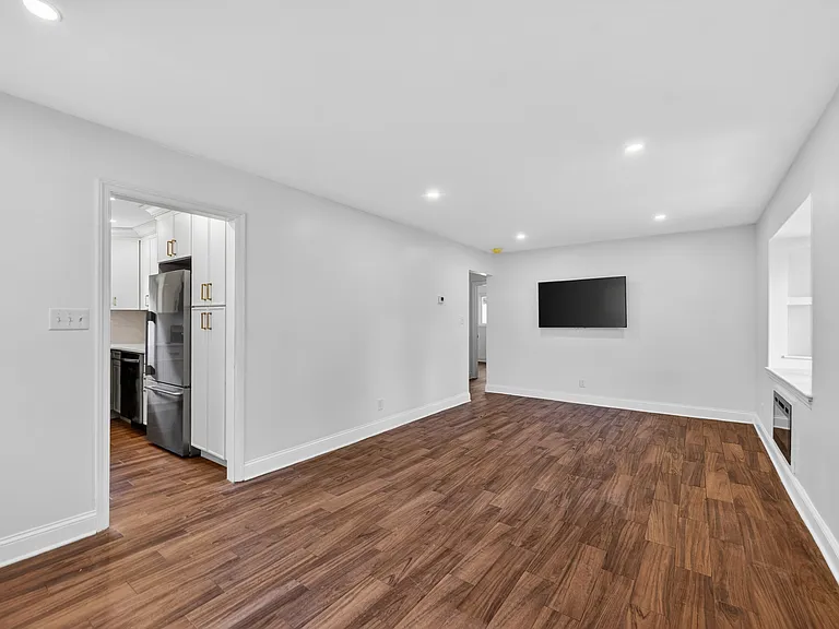 101 Sheldon St — Photo 3