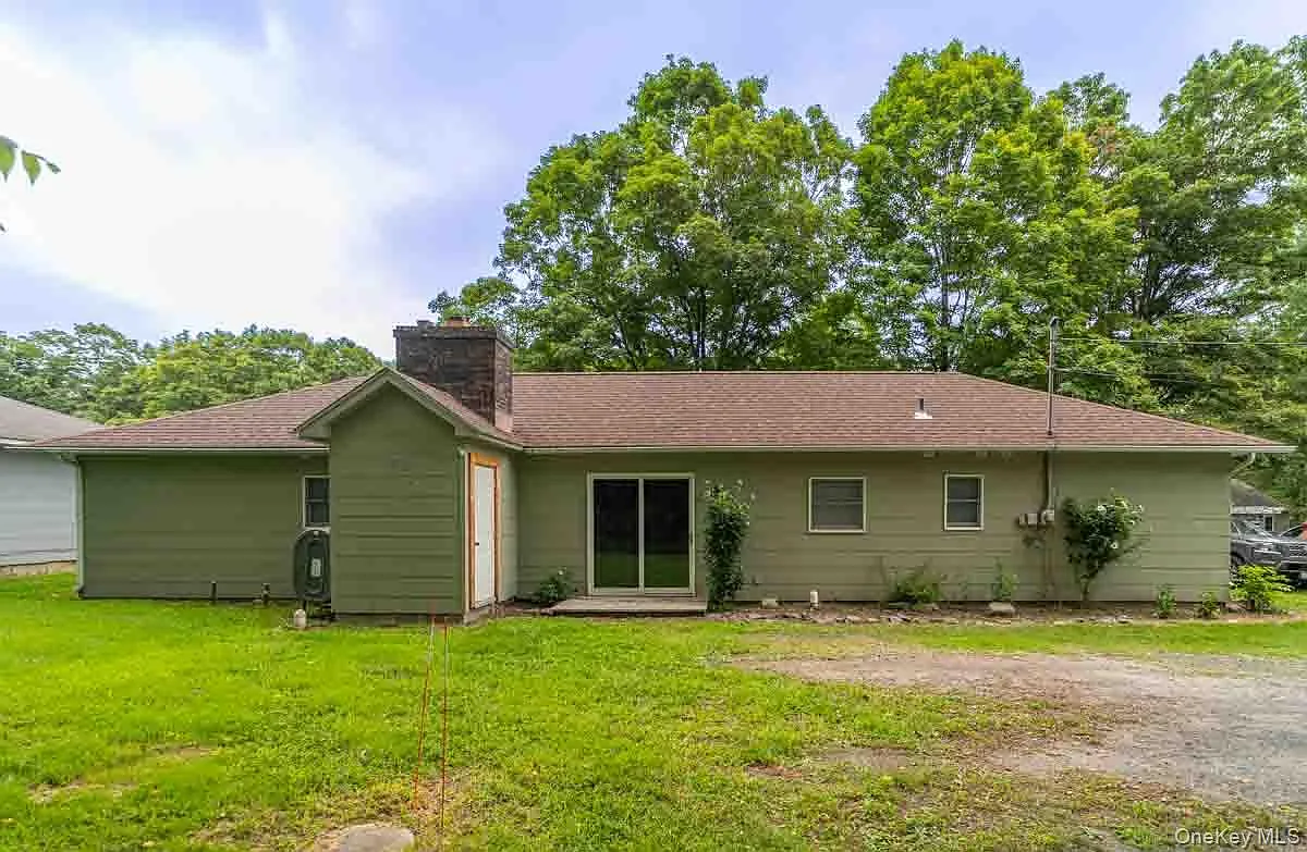 2 bed, 1.5 bath, 1400 sqft, $2,400 — Photo 1