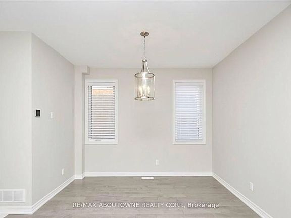 5th image of 7563 Oldfield Rd