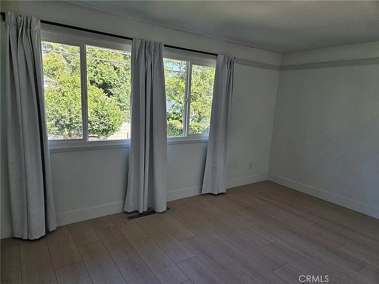 3657 Broadmoor Blvd N — Photo 36