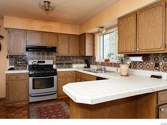 5th image of 9125 Cherry Brook Ln