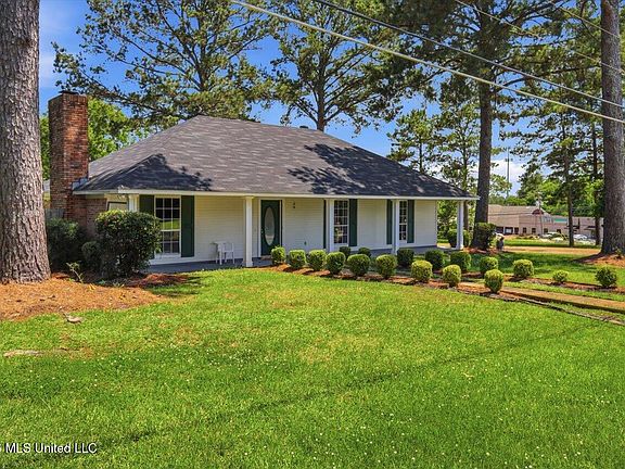 4th image of 104 Lake Dockery Dr