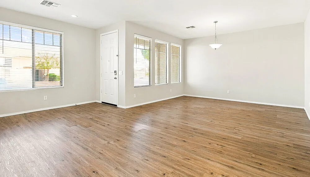 3 bed, 2.0 bath, 2266 sqft, $2,545 — Photo 4