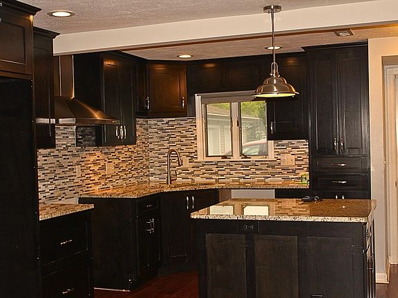 2nd image of 517 Liberty Dr APT B