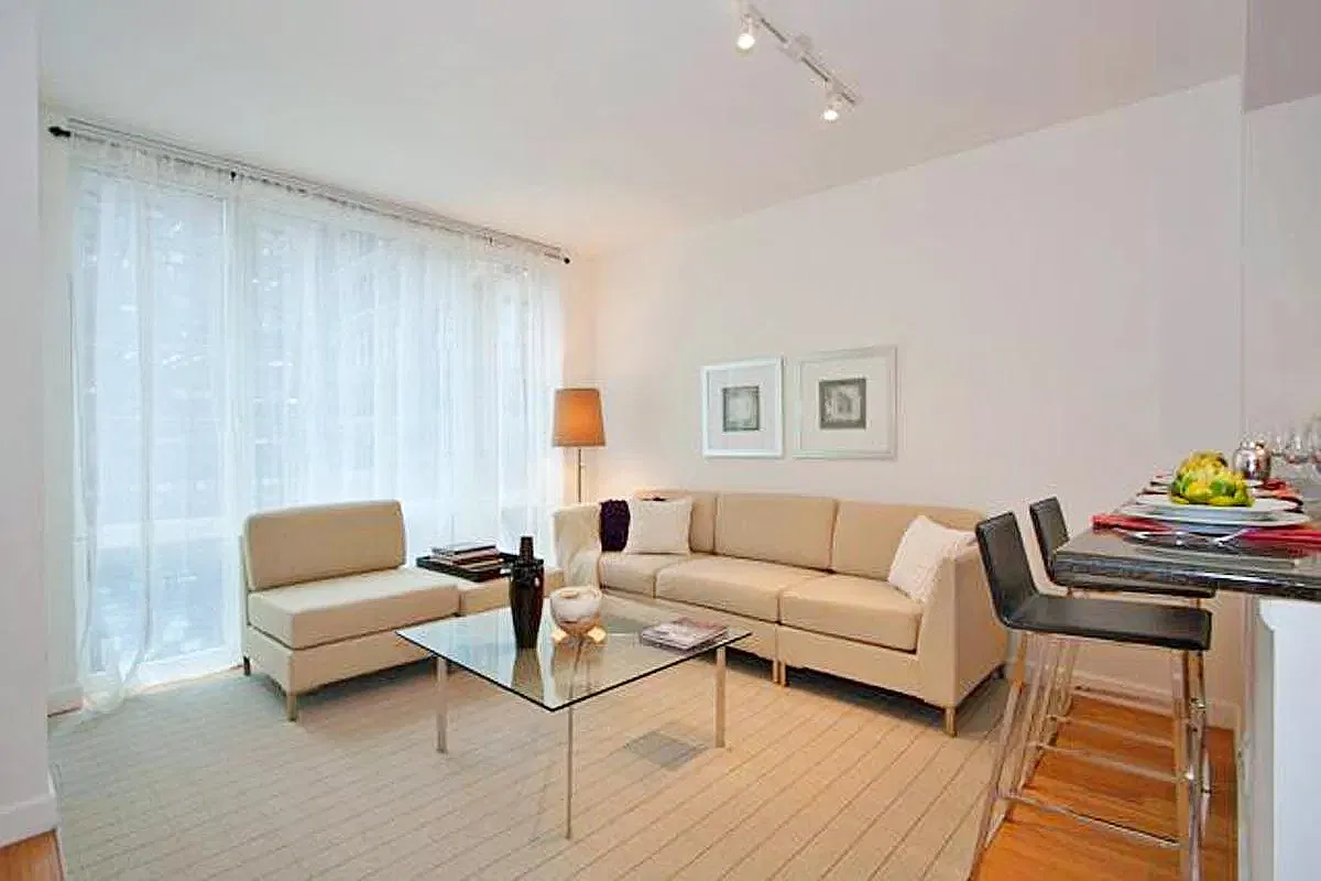 330 West 39th Street — Photo 1