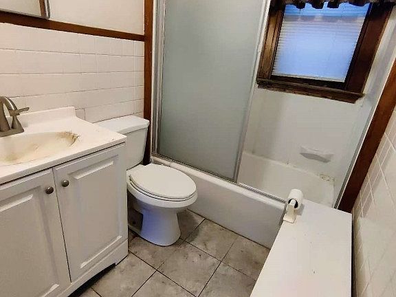 4th image of 74-76 Floral Ave #4
